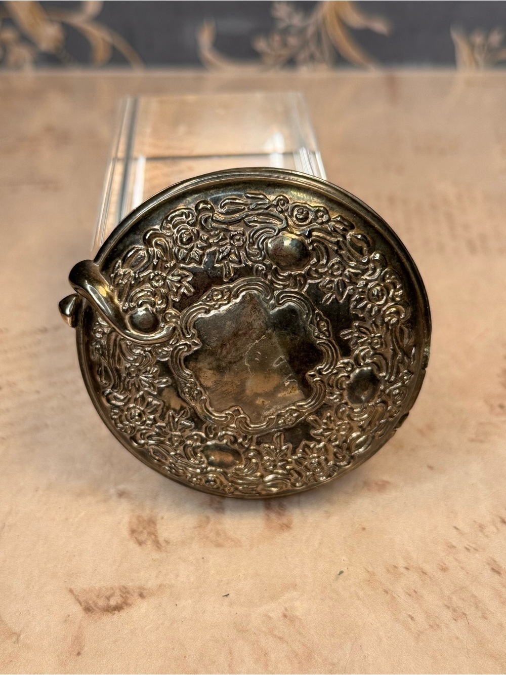 Vintage Silver Plated Ornate Round Photo Locket Compact Holder Repousse